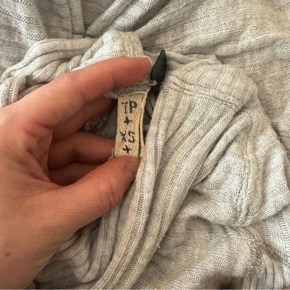 Free People Grey Open Back Long Sleeve Shirt - Picture 2 of 5